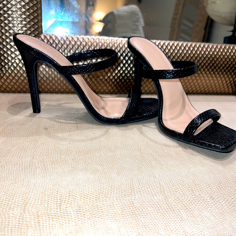 Forever 21 black heels